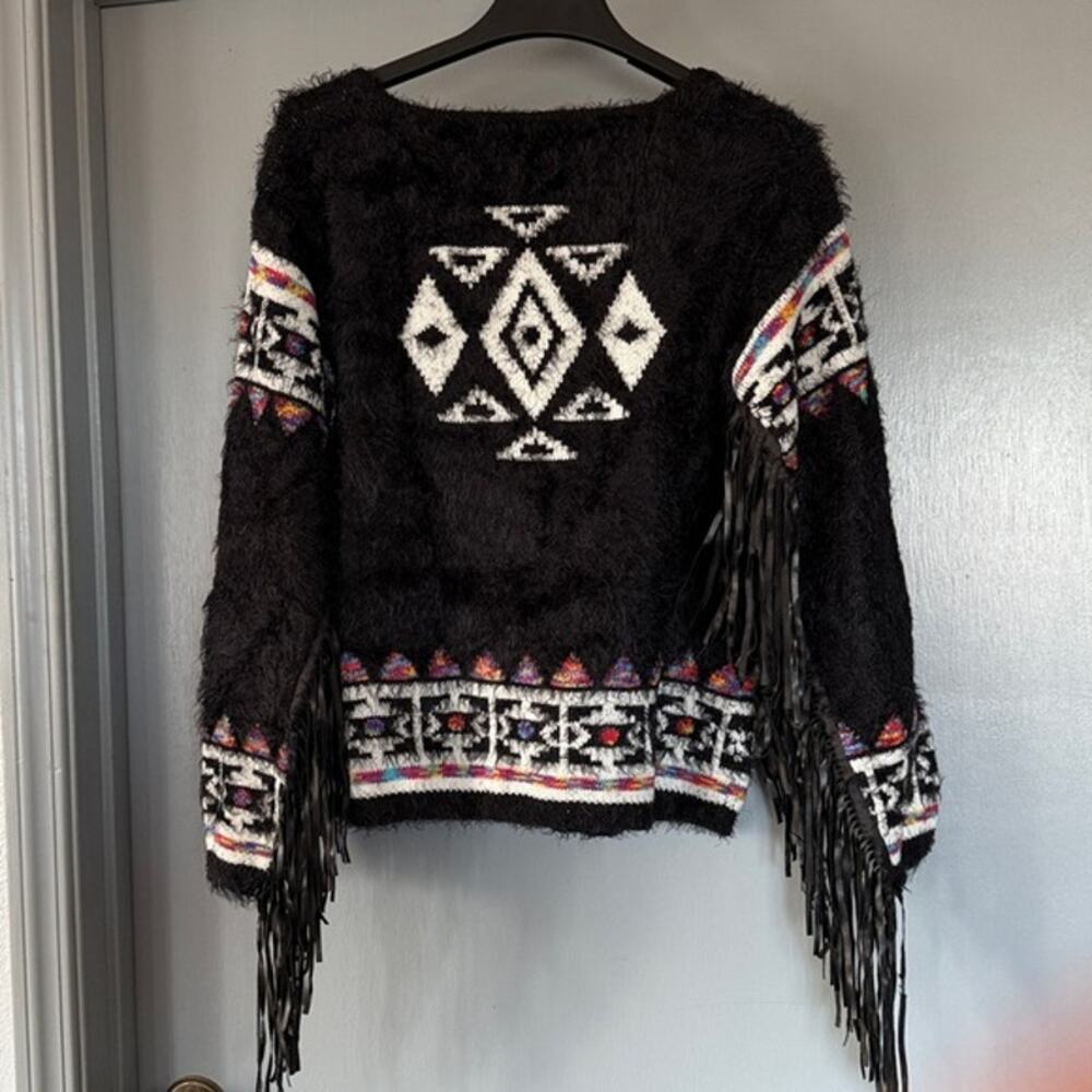 Elon Women's Shaggy Black and White Pullover Sweater Fringed Sleeves sz M Boho